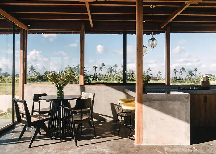 600m - Designer - Perenenean - Private Pool Villa