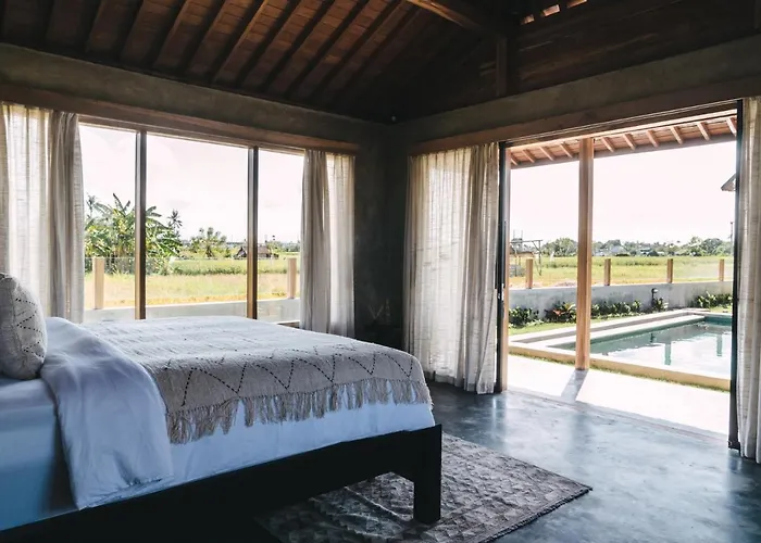 600m - Designer - Perenenean - Private Pool *